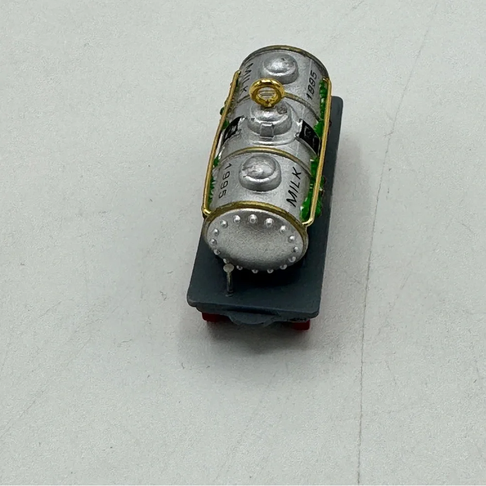 Hallmark 1995 Miniature NOEL R.R. Series Milk Tank Car Ornament